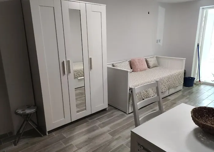 студио за в центъра на град бургас. Burgas City